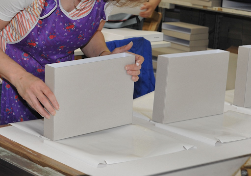 Warum Feinkartonagen die ideale Wahl für Ihre Verpackungsbedürfnisse sind Feinkartonagen